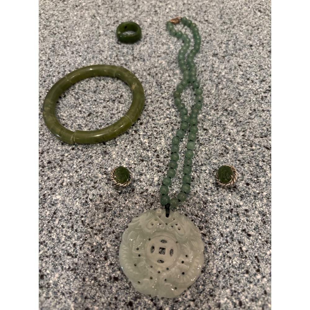 Vintage Green Jade Style Jewelry Set Necklace Bangle Earrings Ring Carved